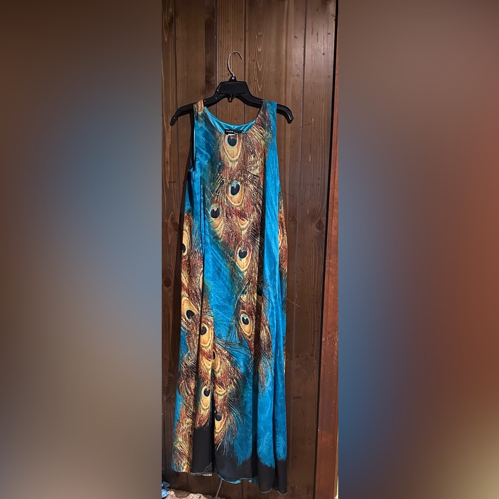 Wantdo maxi peacock print dress.